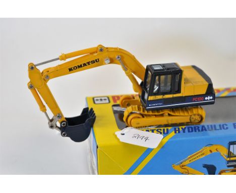 KOMATSU MODEL 613 PC100 HYDRAULIC EXCAVATOR SCALE 1:48 TRACK BROKEN