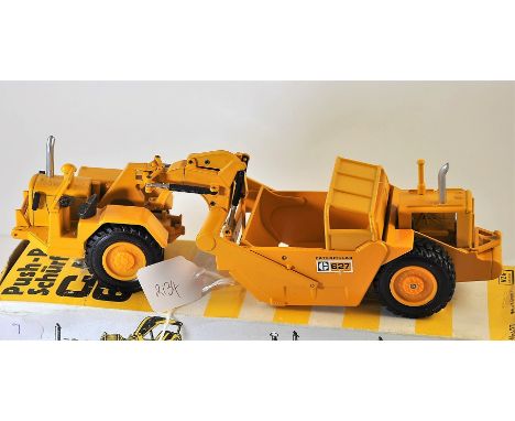 NZG MODEL 127 CAT 627 PUSH-PULL SCRAPER SCALE 1:50 VGC DAMAGED BOX