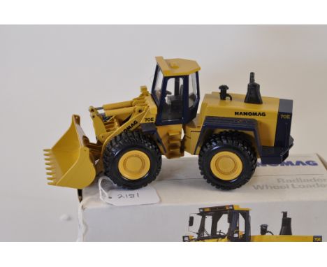 CONRAD 2425 HANOMAG 70E WHEEL LOADER SCALE 1:50 VGC