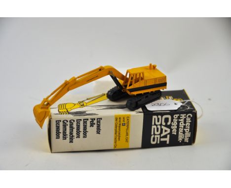NZG MODEL 143 CAT 225 HYDRAULIC EXCAVATOR SCALE 1:87 VGC
