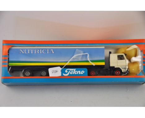 TEKNO CARGO TRUCK NUTRICIA SCALE 1:50 F/C SCALE 1:50 NOT IN ORIGINAL BOX