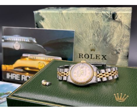 Damenarmbanduhr ROLEX Oyster Perpetual. Lady Datejust. Automatik. Schweiz.Circa 25 mm im Durchmesser ohne Krone. Superlative 