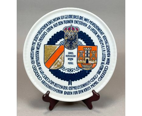 Runde Platte. KPM Berlin. Um 1915. Groß-Herzogtum Baden. Memel.Circa 26 cm im Durchmesser. Gedenkplatte mit Wappen des Großhe
