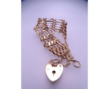 9CT GOLD GATE LINK BRACELET with padlock clasp, 13grms gross
