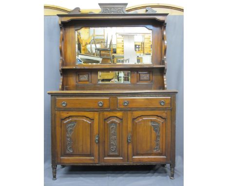 CIRCA 1900 MAHOGANY MIRROR BACK SIDEBOARD with central shelf and carved detail over a two drawer, two door base section, 190c