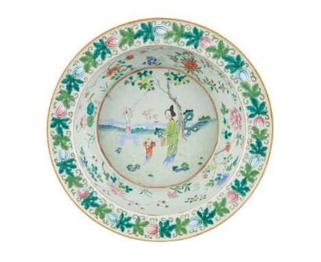 FAMILLE ROSE 'MOTHER AND BOYS' BASIN QING DYNASTY, 18TH-19TH CENTURY painted to the central medallion with a lady and two boy