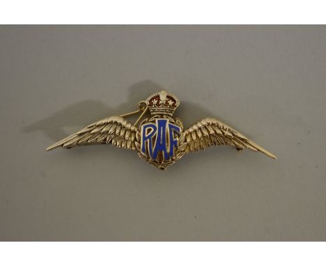 A yellow metal and enamel RAF sweetheart brooch, stamped 9ct, 5cm. 