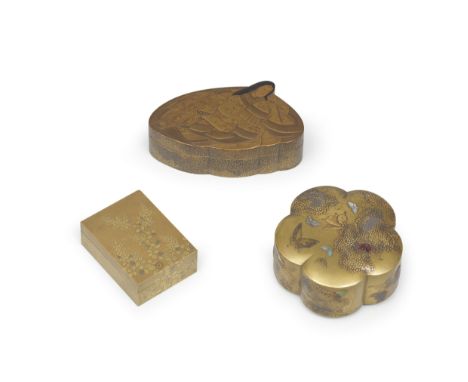 THREE GOLD-LACQUER KOGO (INCENSE BOXES) AND COVERSEdo period (1615-1868) or Meiji era (1868-1912), mid 19th centuryEach decor