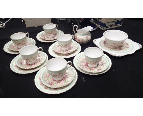 Tuscan China vintage twenty-one piece floral tea setCondition Report: No chips, cracks or visible restoration, gilt good. P&P