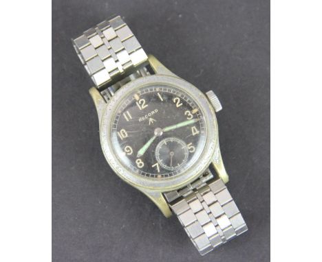 A Gentleman's British Military W.W.W Record wristwatch c. 1940's, black dial with Arabic numerals and luminous markers, milit