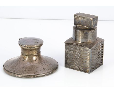 An Art Deco silver filled capstan inkwell, together with a silver and glass scent bottle and stopper (3)