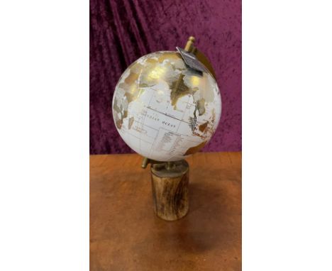Globe On Wood Base White &amp; Gold 400x250mm (5011745895870)