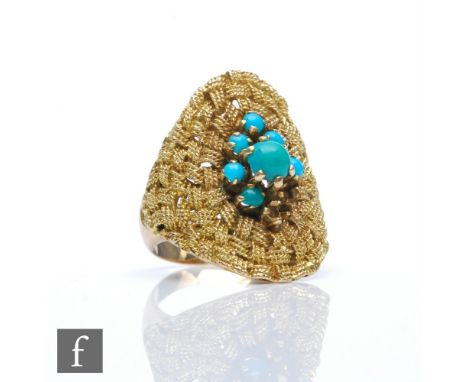 A gold dress ring stamped 580, of basket woven design set with turquoise, weight 9.5g, damaged. 