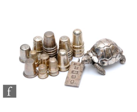 A late 20th Century filled silver model of a tortoise, height 3.5cm and length 6.5cm, Country Artists, Birmingham 1994, toget