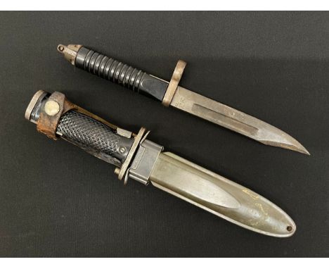 US Pattern M5 Knife bayonet with double edged blade 170mm in length marked "M5". No maker markings. Black plastic grips. Work