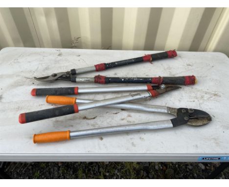 Selection of gardening tools to include: Long handle pruners. Please note this lot has the standard Ewbank's standard buyers 