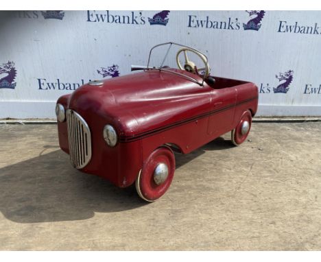Vintage Original Triang Pedal Car - Red TRI-ANG T-50 pedal car, Circa 1950. Please note this lot has the standard Ewbank's st