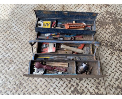 Vintage metal tool box with various tools inside. Please note this lot has the standard Ewbank's standard buyers premium paya