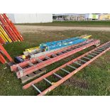 Exetension Ladder, 40', Red, (Rigging & Loading: $25) (Located in Oelwein, IA)