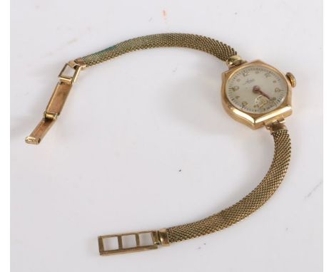 Avia 9 carat gold ladies wristwatch, the signed cream dial with Arabic and baton markers, date aperture at the six o'xloxk po