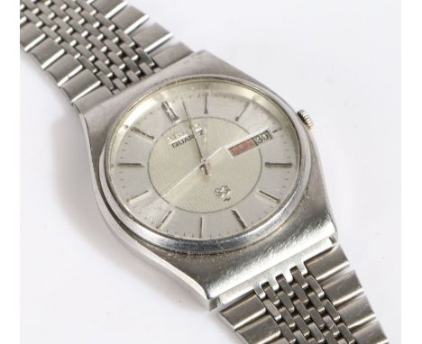 Seiko SQ Quartz gentlemans wristwatch, reference No 7123-8550, with a silvered chapter ring and a machined dial set with silv