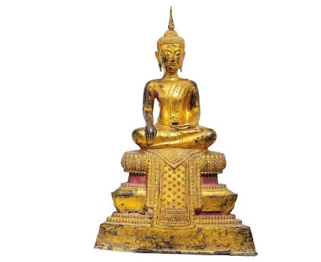 BUDDHA AUF THRONSOCKEL SITZEND. Herkunft: Thailand. Ratanakosin. Datierung: 19. Jh. Technik: Bronze mit Lackvergoldung. Besch