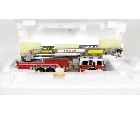 Franklin Mint Emergency E-One Fire Engine, 1:32 scale, (boxed),