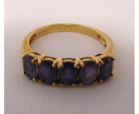 9ct yellow gold and amethyst five stone ring, approx total weight 3.0g