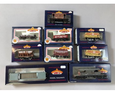 Collection of nine Bachmann OO/HO gauge rolling stock: 2x 37-655, 33-827A, 33-901C, 33-350B, 33-054, 33-501A, 33-450A, 33-255