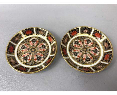 Pair of Royal Crown Derby Imari pin / trinket dishes, 1128 pattern, each approx 11cm in diameter