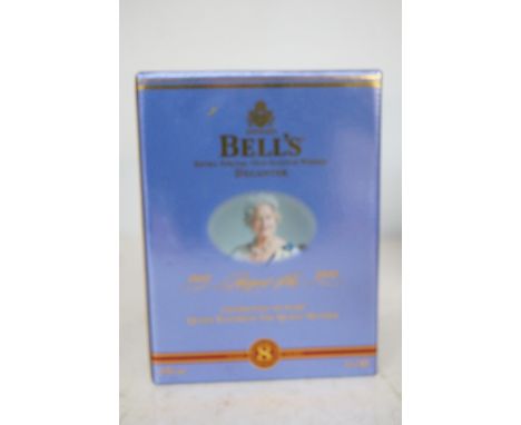 Bells extra special old scotch whisky celebrating 100 years Queen Elizabeth The Queen mother unopened with box (Full)