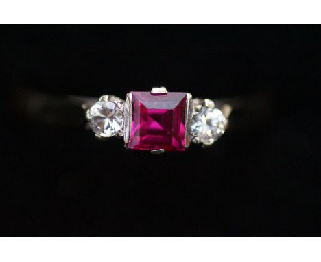 9ct Yellow &amp; white gold, ruby &amp; white stone ring Size R Weight 2.4g