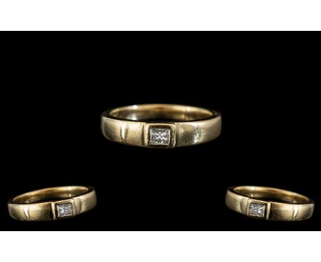 Ladies - Contemporary 9ct Gold Single Stone Diamond Ring, The Princes Cut Diamond of Good Colour / Clarity. Hallmark for Birm
