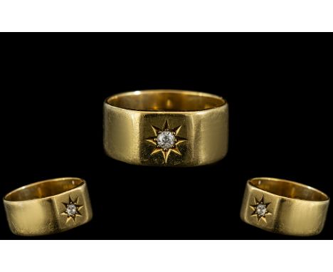 18ct Gold Band Diamond Set Ring - Star Design. Full 18ct Hallmark to Interior of Shank. Birmingham 1923, Ring Size R. Heavy /