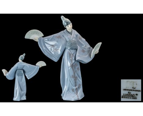 Lladro Nao Hand Painted Porcelain Figurine ' Geisha ' Lady with Fans, Moon Dance. Model No 1140. Height 12.25 Inches - 30.65 