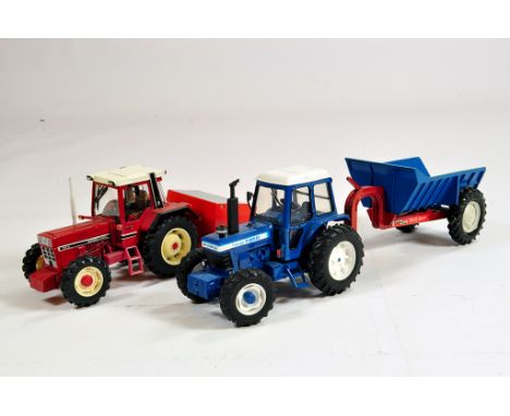 Britains Farm 1/32 International 956XL with Spreader plus Ford TW20 Tractor and Trailer. VG to E. (4)