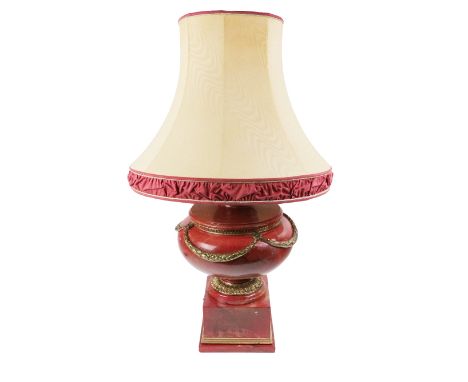 A modern assimilated marble vase design Table Lamp, with cream and red shade on a plinth base. (1)