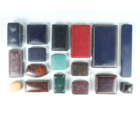 A quantity of antique and vintage jewellery, watch and ring boxes