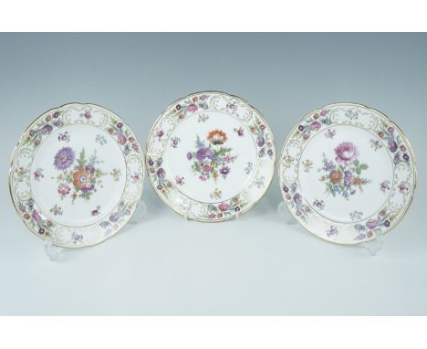 Three Hammersley "Dresden Sprays" plates, 20.5 cm diameter