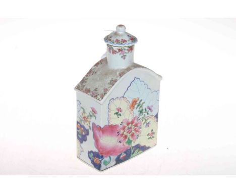 Large Chinese caddy with continuous flower decoration, 25cm.