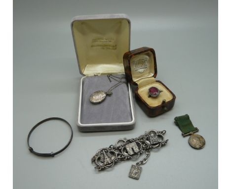 A vintage cluster ring, size M, a locket and chain, a bangle, etc. 