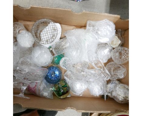 A box of mixed crystal and glass and paperweights including Caithness **PLEASE NOTE THIS LOT IS NOT ELIGIBLE FOR IN-HOUSE POS