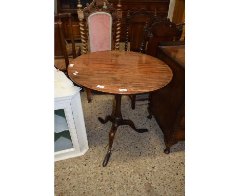 GEORGIAN STYLE TILT TOP TABLE WITH BIRDCAGE SUPPORT OVER A TURNED COLUMN AND TRIPOD BASE, TOP 58CM DIAM