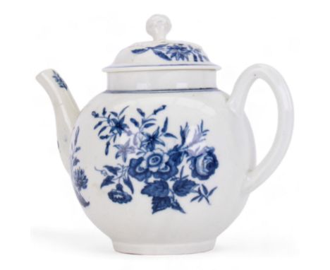 18th century Worcester blue and white teapot, decorated in the Three Flowers pattern, circa 1770, H14cmCondition Report: Gene
