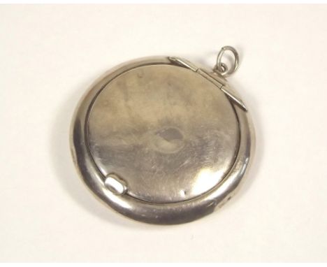 COMPACT. A silver powder compact with top ring. Birmingham 1919.