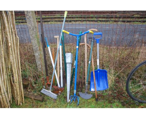 A quantity of garden tools, loppers, lawn edgers, claw etc.