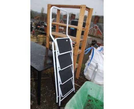 Safety step ladder.