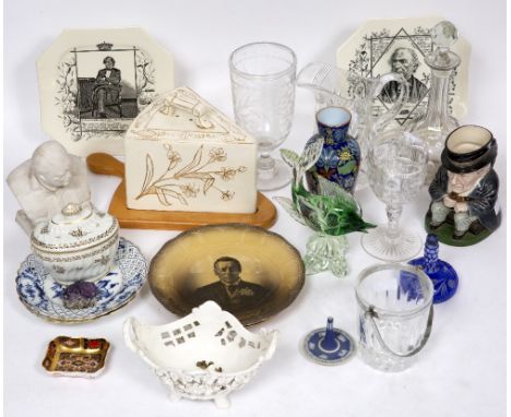 AN 18TH CENTURY POSSIBLY WORCESTER SUCRIER AND COVER together with a Royal Crown Derby Imari pattern pin dish, a Spode bisque