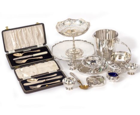 A MIXED LOT OF SILVER AND SILVER PLATE to include pierced silver bonbon dish, a silver tazza, two cased silver christening fo