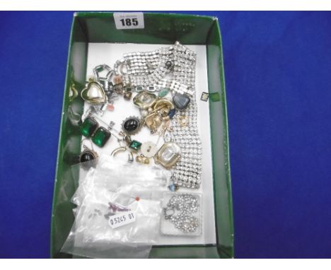 QTY OF VINTAGE JEWELLERY ETC.